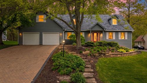 144 Westchester Ln, Valparaiso, IN, 46385-8039 | Card Image