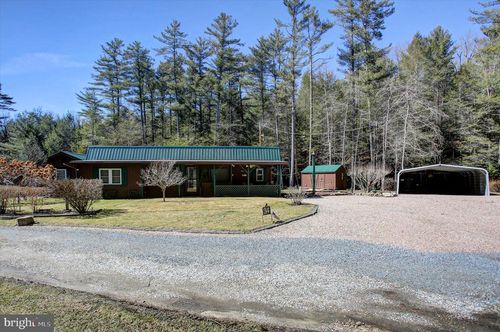 2010 Pine Grove Rd, FAYETTEVILLE, PA, 17222-8208 | Card Image