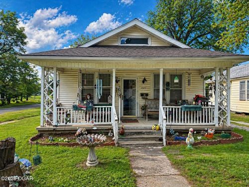 421 Lynn Ave, Columbus, KS, 66725-1635 | Card Image