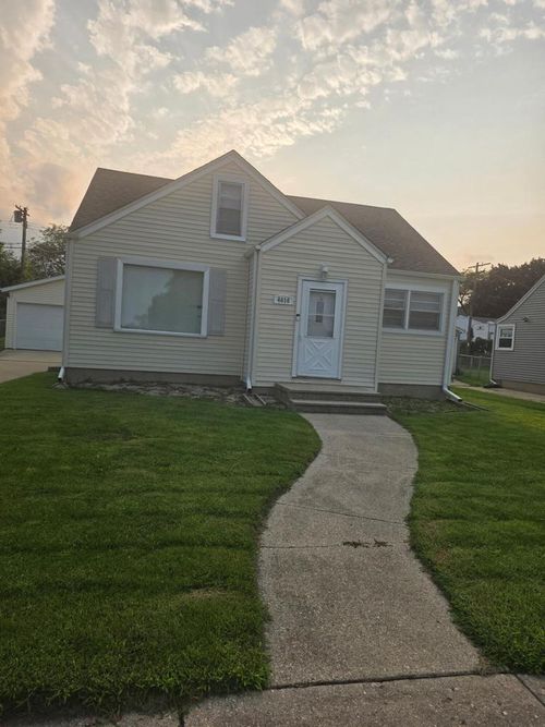 4616 32nd Ave, Kenosha, WI, 53144-6707 | Card Image