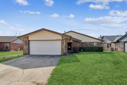 1036 Cedar Hill Place, Midwest City, OK, 73110 | Card Image