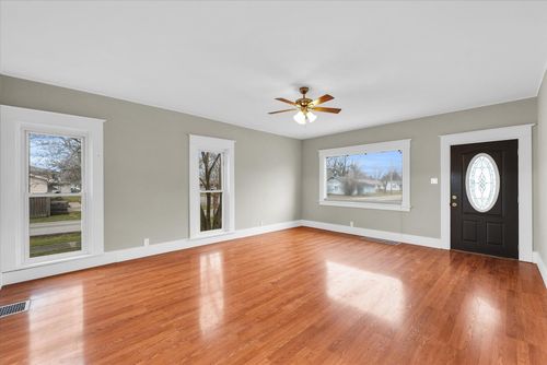 501 N Webster St, Catlin, IL, 61817-9715 | Card Image