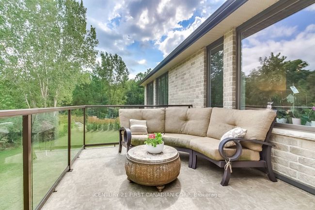 2129 Lockwood Cres, House other with 2 bedrooms, 2 bathrooms and 2 parking in Mount Brydges ON | Image 12