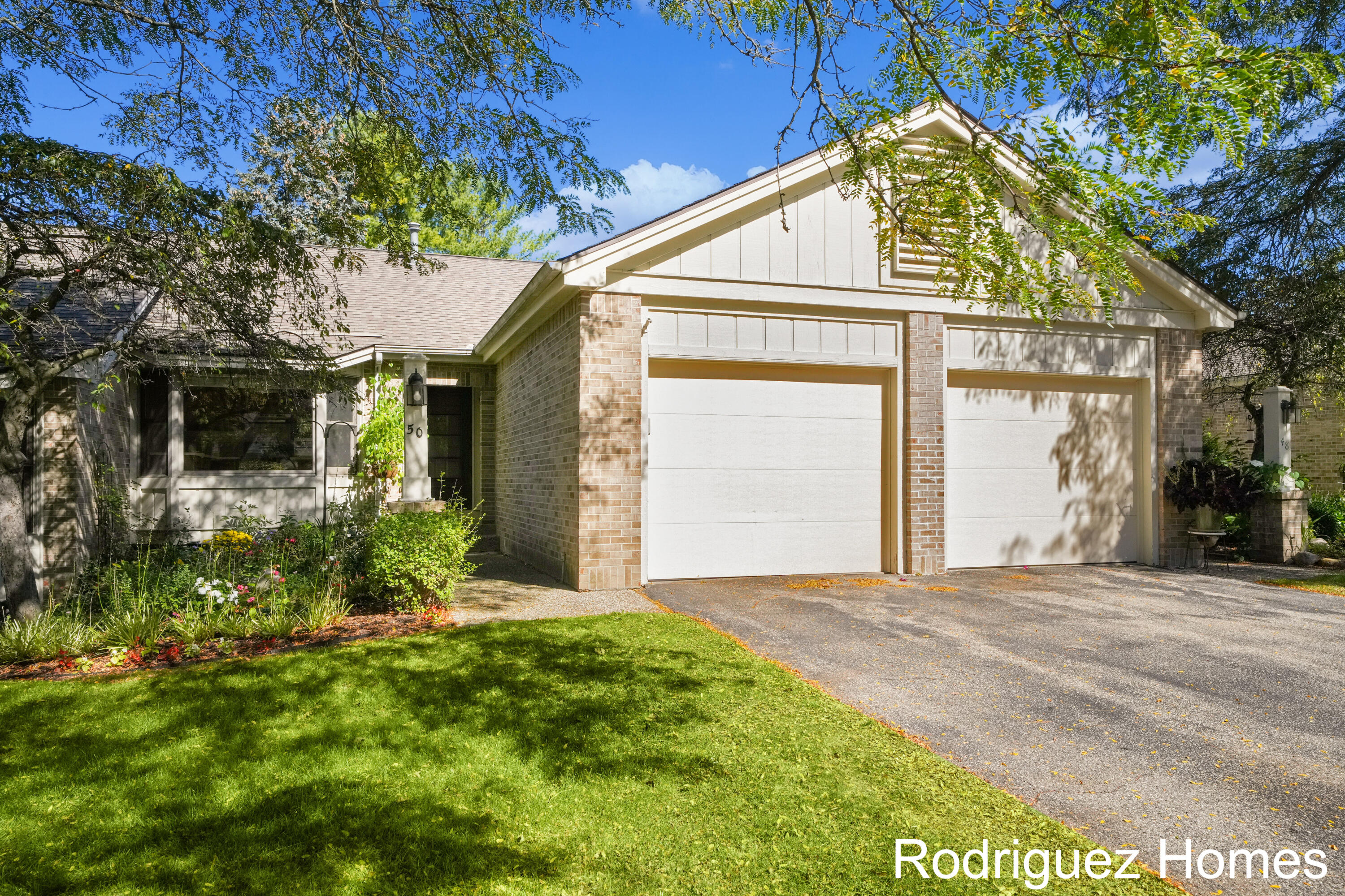 Skyline Cir, Grand Rapids, MI 49504