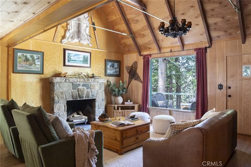 225 Fairview Dr, Lake Arrowhead, CA, 92352 | Card Image