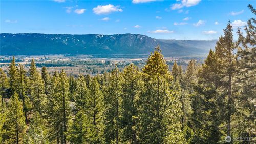 672 Forest Ridge Dr., Cle Elum, WA, 98922 | Card Image