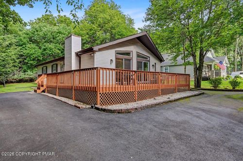160 Ginsburg Cir, Albrightsville, PA, 18210-3652 | Card Image