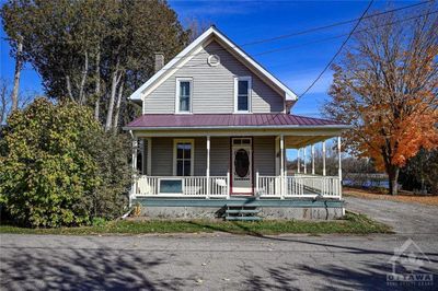 29 Joseph St, House other with 3 bedrooms, 2 bathrooms and 4 parking in Jasper ON | Image 2