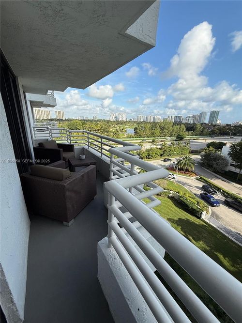 apt-808-3300 Ne 192nd St, Aventura, FL, 33180-2431 | Card Image