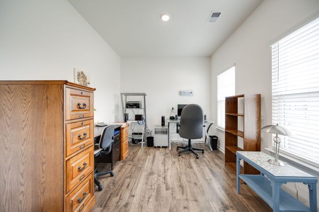 Living room used as an office | Image 33
