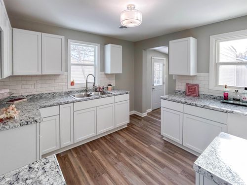 1388 Carman St, Burton, MI, 48529-1208 | Card Image