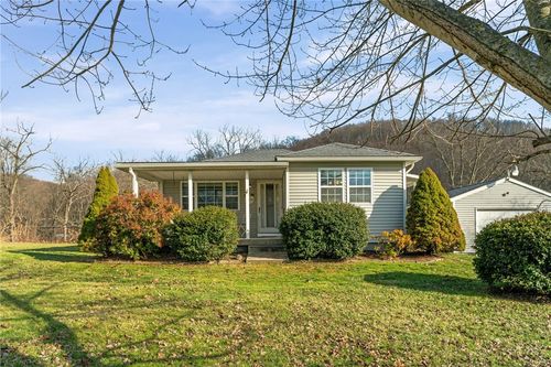 3645 River Rd, Ellwood City, PA, 16117-3641 | Card Image