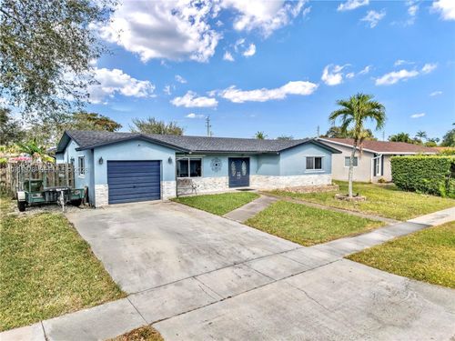 9501 Nw 8th St, Pembroke Pines, FL, 33024-6220 | Card Image