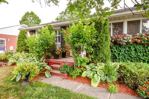 129 North St W, Orillia, ON, L3V3S7 | Card Image