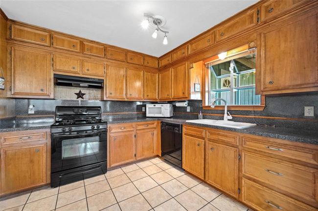 1571 Yaupon Cove Dr, House other with 4 bedrooms, 2 bathrooms and 2 parking in Onalaska TX | Image 14