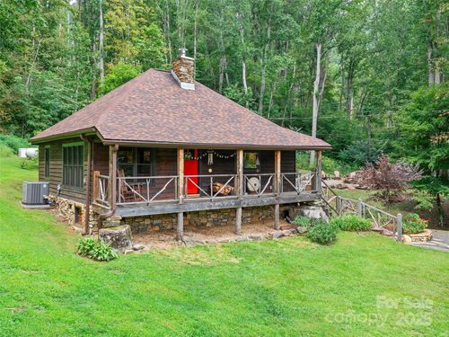 29 Redbud Ln, Bakersville, NC, 28705-8623 | Card Image