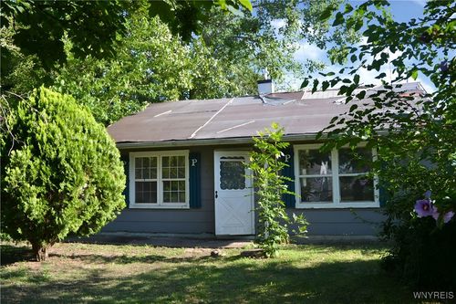 81 A St, Niagara Falls, NY, 14303-2040 | Card Image