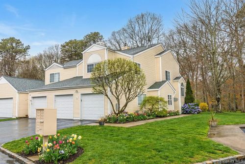 168 Gothic Cir, Manorville, NY, 11949-2622 | Card Image