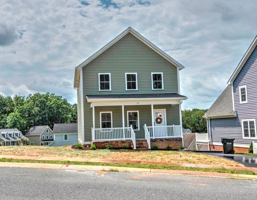 10 Topside Cir, STAUNTON, VA, 24401-8360 | Card Image