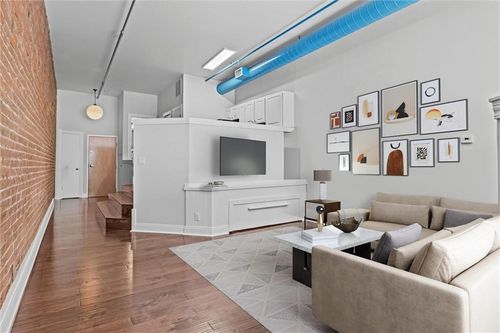 508-700 Broadway Blvd, Kansas City, MO, 64105-1505 | Card Image