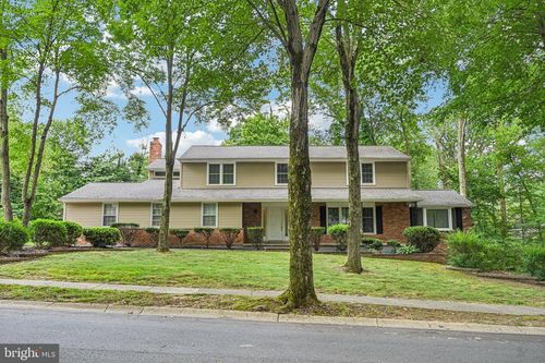 2002 Brandywood Ln, WILMINGTON, DE, 19810-3613 | Card Image