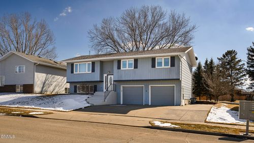919 Turnpike Avenue E, Bismarck, ND, 58501 | Card Image