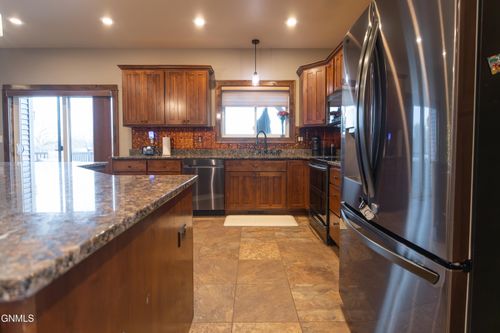 806 Bruegger St, Alexander, ND, 58831-3111 | Card Image