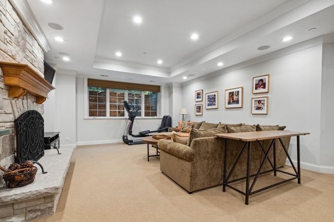 2239 Sheridan Rd, Home with 4 bedrooms, 8 bathrooms and null parking in Highland Park IL | Image 37