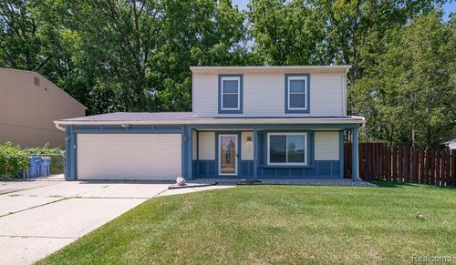 1034 Parkway, Waterford, MI, 48328-4371 | Card Image