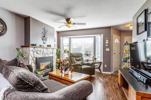 20491 118 Ave, Maple Ridge, BC, V2X2M5 | Card Image