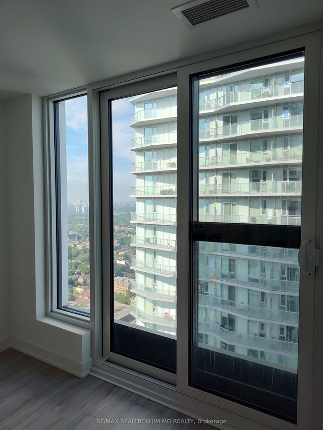 252 Church St, Condo with 2 bedrooms, 2 bathrooms and null parking in Toronto ON | Image 4