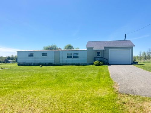 19 Lyons Rd, Plattsburgh, NY, 12901-8526 | Card Image