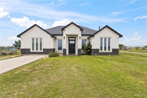 8921 Vista De Palmas Dr, Edcouch, TX, 78538-0109 | Card Image