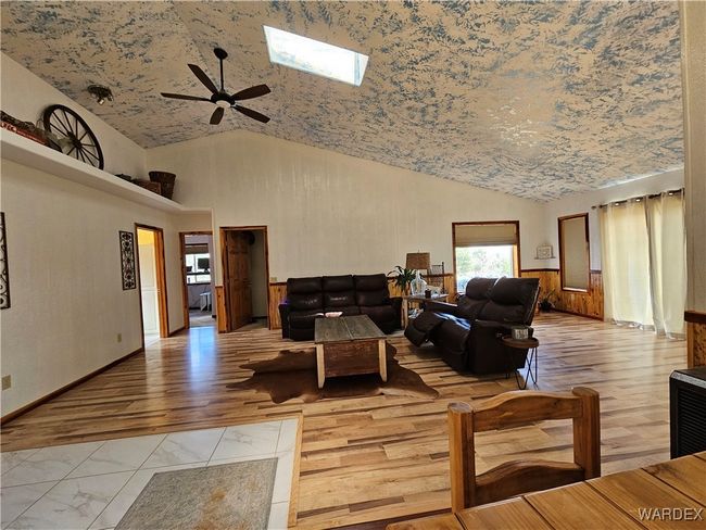 Living Room | Image 10