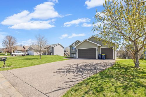 31037 Algonquin Trl, Chisago City, MN, 55013-4004 | Card Image
