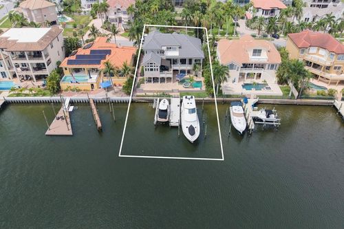 6113 Pasadena Point Blvd, GULFPORT, FL, 33707-3876 | Card Image
