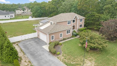 8 Clayton Dr, Ocean View, NJ, 08230-1633 | Card Image