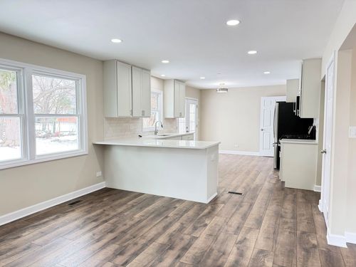 711 Woodhollow Ln, Buffalo Grove, IL, 60089-1440 | Card Image