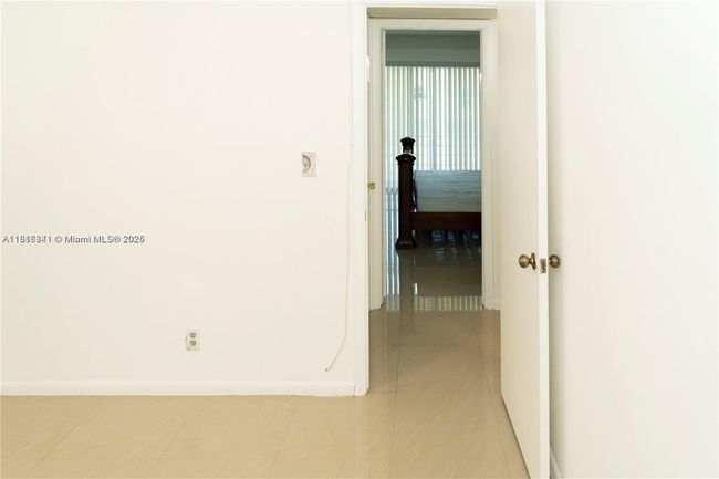 APT-23C - 5140 Sw 40 Th Ave, Condo with 2 bedrooms, 2 bathrooms and null parking in Fort Lauderdale FL | Image 29