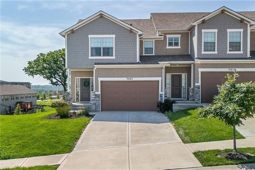 23d-7321 Aaron St, Parkville, MO, 64152-8770 | Card Image