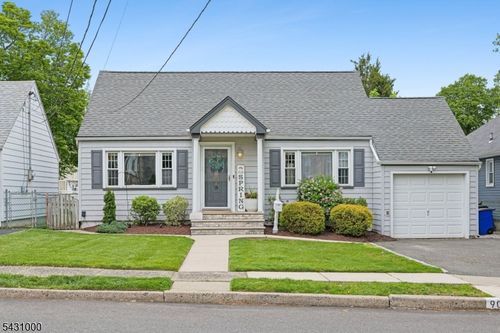 90 Columbia Ave, Nutley, NJ, 07110-2524 | Card Image