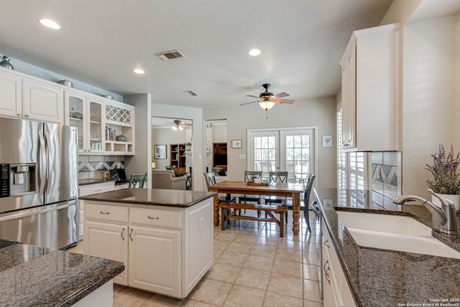 10022 Creekwood Pass, House other with 4 bedrooms, 3 bathrooms and null parking in Spring Branch TX | Image 5