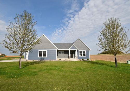 1800 20th Avenue Cir Ne, Kasson, MN, 55944-2941 | Card Image