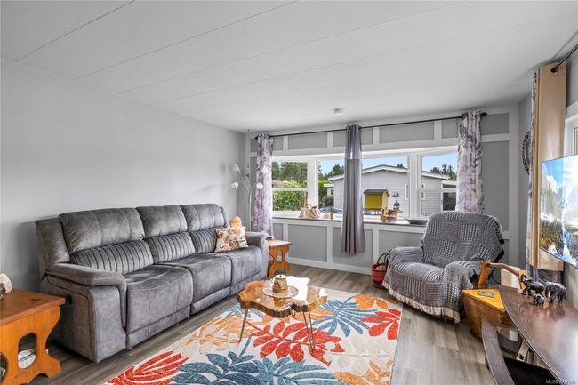 Living Room | Image 10