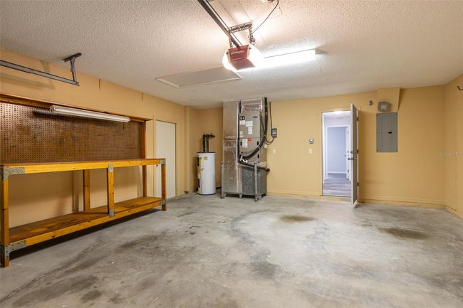 Garage | Image 28