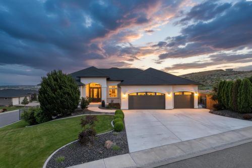 1104 Allenwhite Dr, Richland, WA, 99352-9402 | Card Image