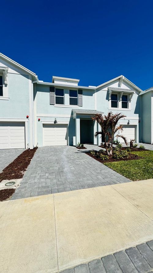 629 Salisbury Cir, Fort Pierce, FL, 34982-3990 | Card Image