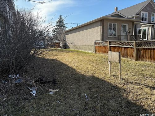 1130 Athol St, Regina, SK, S4T3C2 | Card Image
