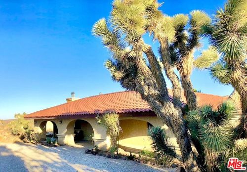 51735 St James Place, Pioneertown, CA, 92268 | Card Image