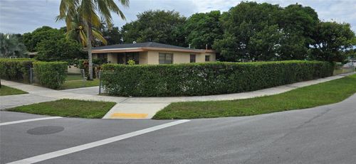 17230 Nw 10th Ct, Miami, FL, 33169-5243 | Card Image